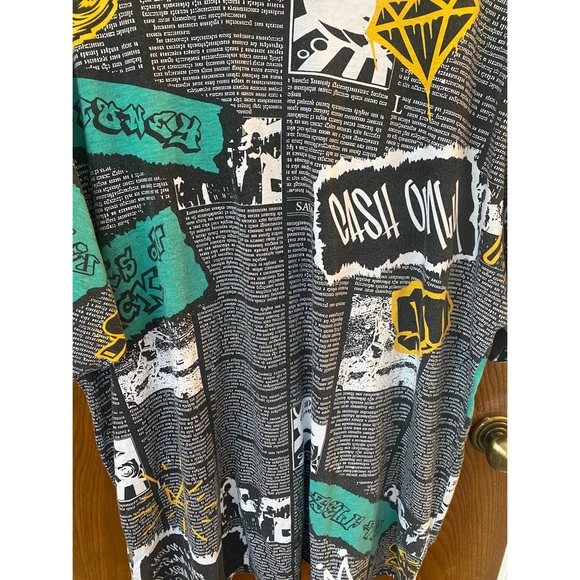 Studios Concept Newspaper Graffiti Graphic T Shirt Size L Women Men Kids Tee - Picture 2 of 5